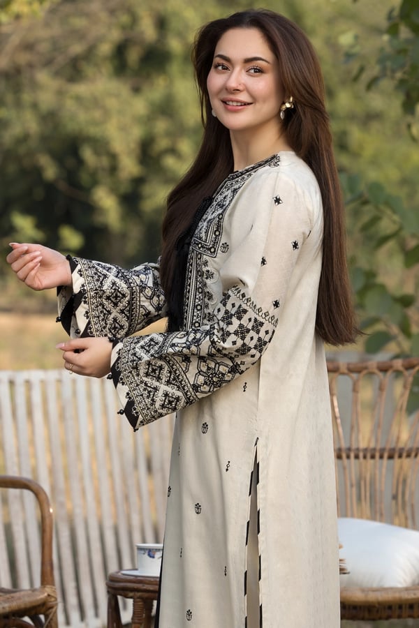 Hania Amir exquisite Eid 2025 3 piece jacquard collection